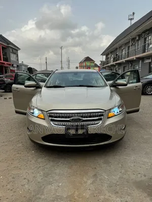 Ford Taurus 2010 Gold
