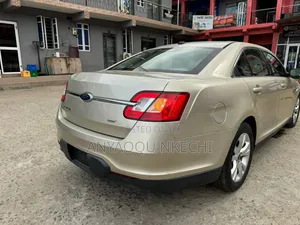 Ford Taurus 2010 Gold