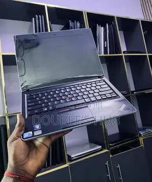 Laptop Lenovo 300e 4GB Intel Pentium HDD 250GB