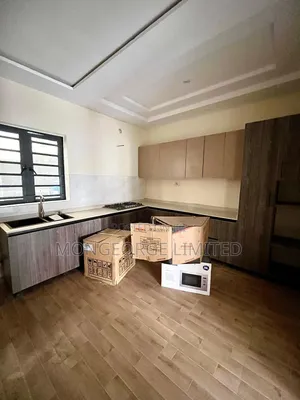 4bdrm Duplex in Chevron for rent