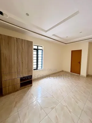 4bdrm Duplex in Chevron for rent