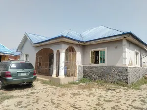 4bdrm Bungalow in Trademore Estate, Sabon Lugbe for sale