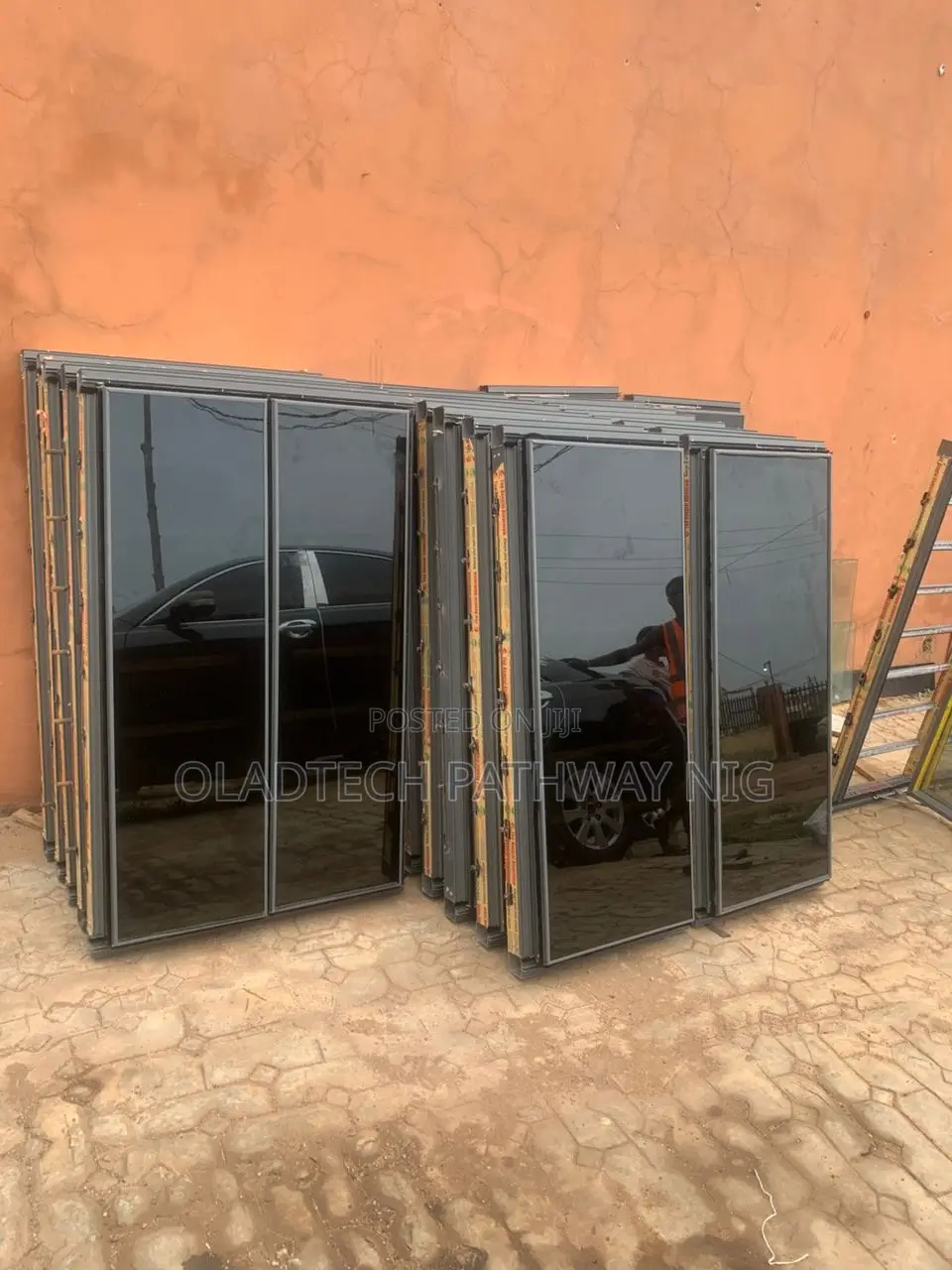 Frameless Window