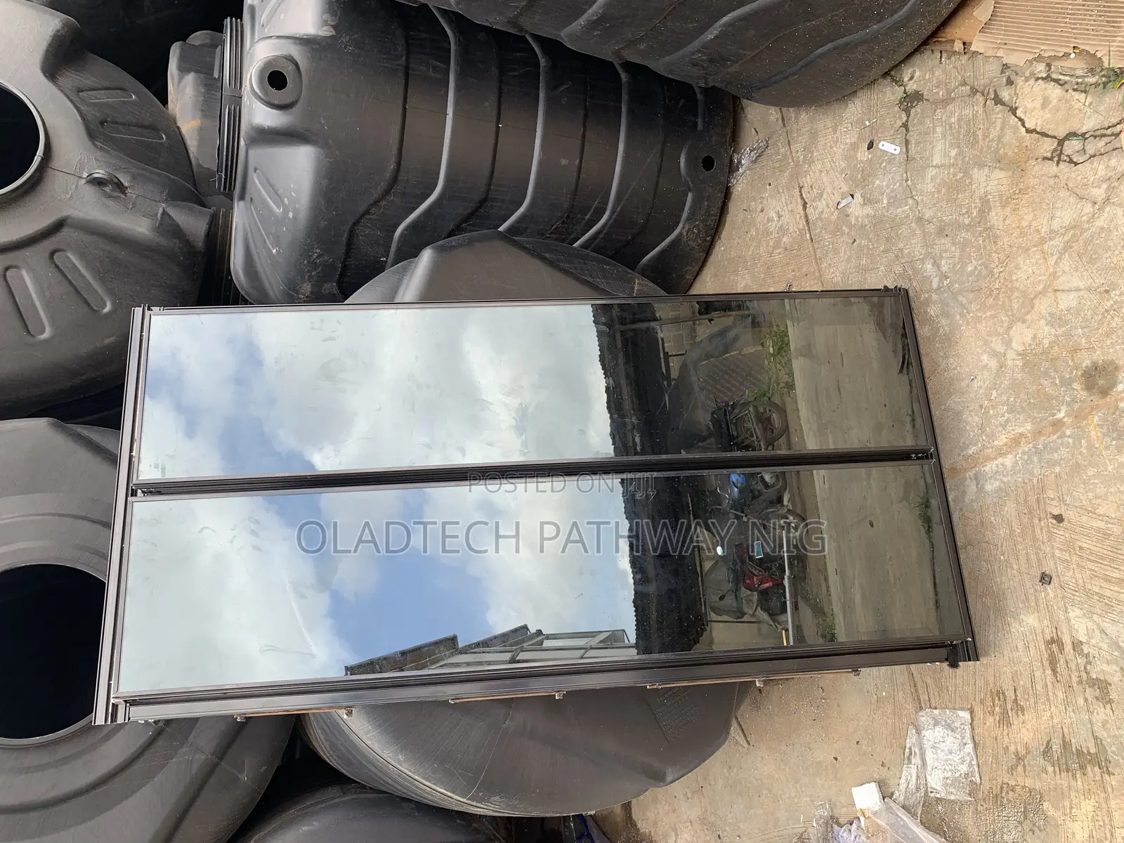 Frameless Window