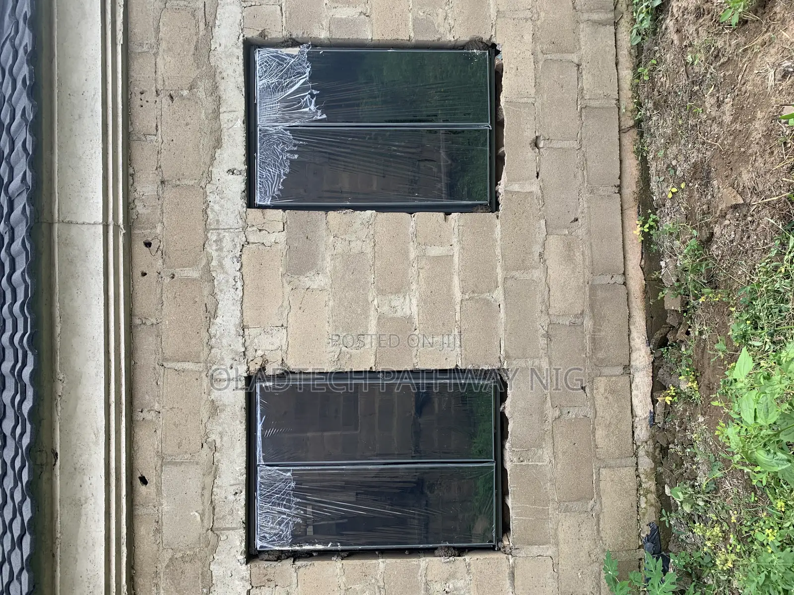 Frameless Window