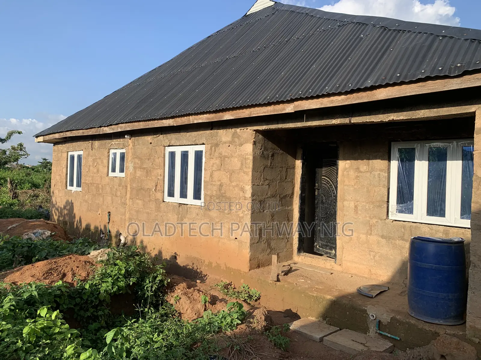 Aluminum Casement Window ( White )