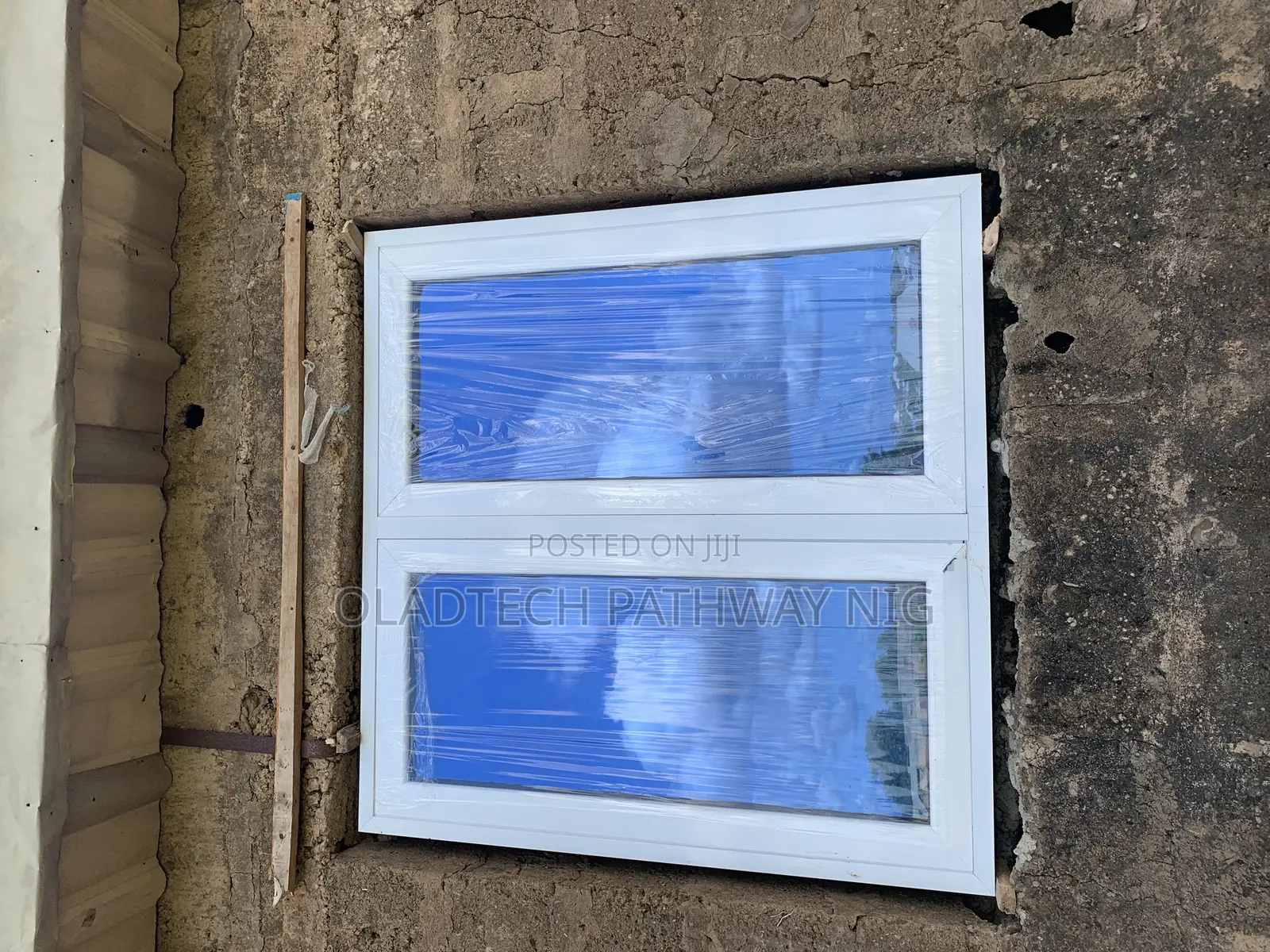 Aluminum Casement Window ( White )