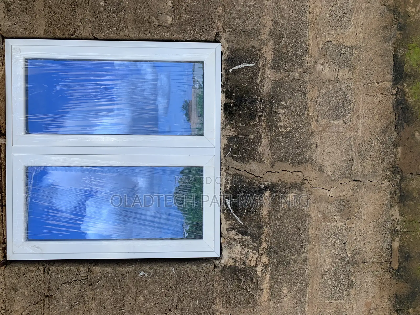 Aluminum Casement Window ( White )