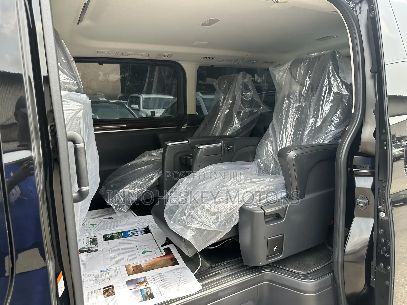 Toyota Granvia 2023 Black