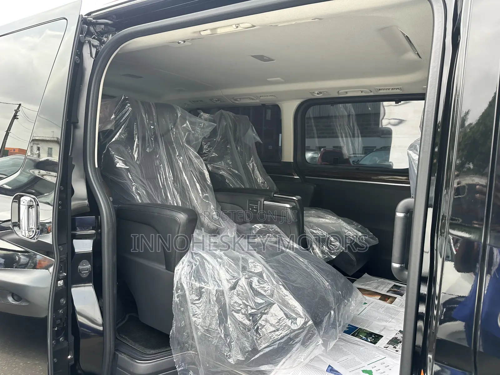 Toyota Granvia 2023 Black