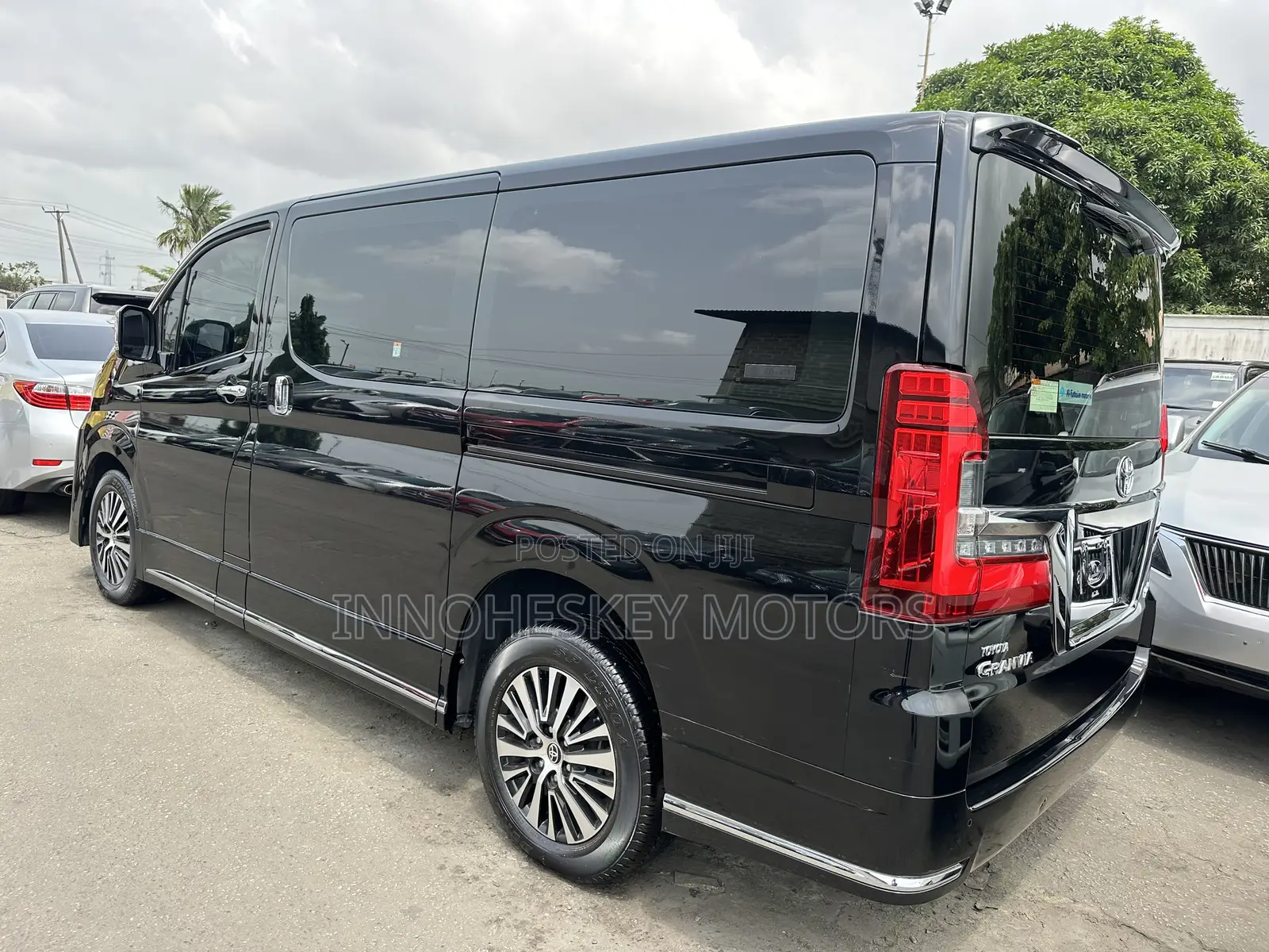Toyota Granvia 2023 Black