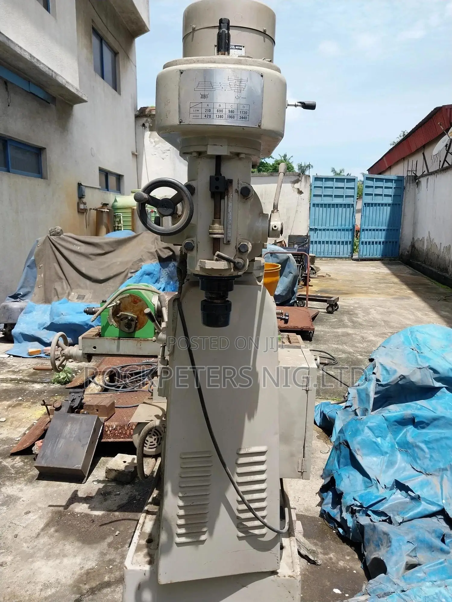 Vertical Horizontal Turrent Milling Machine