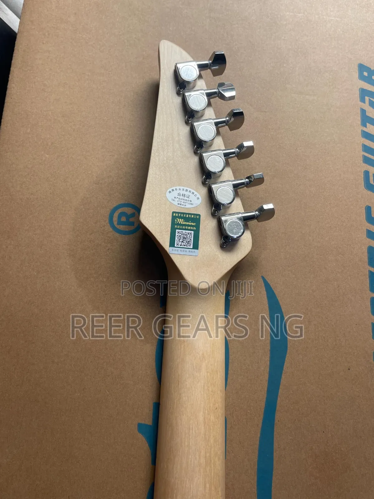 White Minsine Ms-100 Electric Guitar