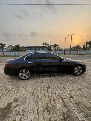 Mercedes-Benz E300 4Matic AWD Sedan (2.0L 4cyl 9A) 2017 Blue