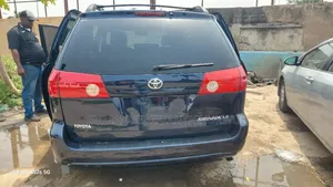 Toyota Sienna LE AWD 2006 Blue
