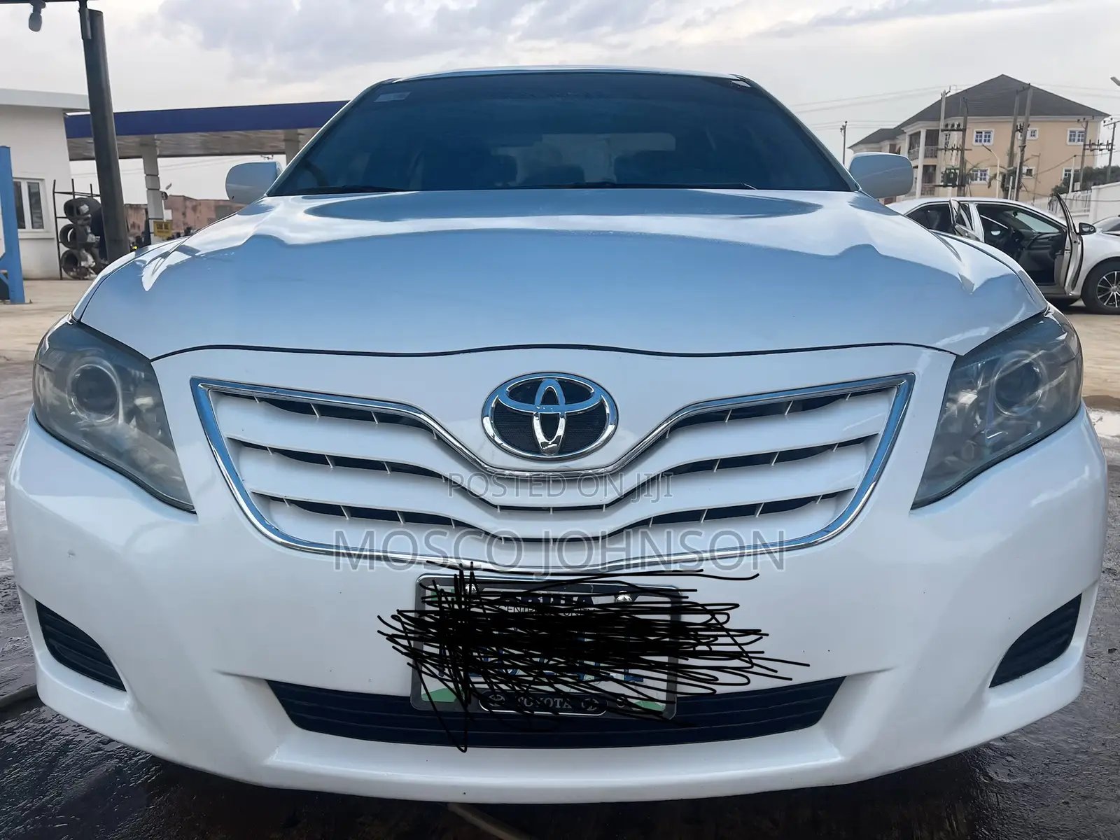 2012 Toyota Camry LE 4dr Sedan (2.5L 4cyl 6A)