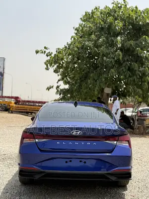 Hyundai Elantra 2021 Blue