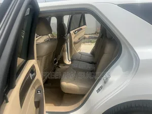 Mercedes-Benz M Class ML350 4MATIC 4dr SUV AWD (3.5L 6cyl 7A) 2014