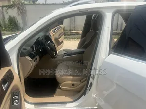 Mercedes-Benz M Class ML350 4MATIC 4dr SUV AWD (3.5L 6cyl 7A) 2014