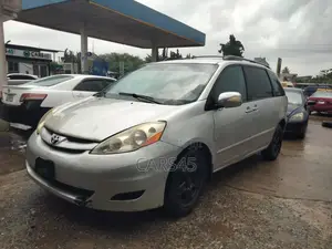 Toyota Sienna 2006 Silver