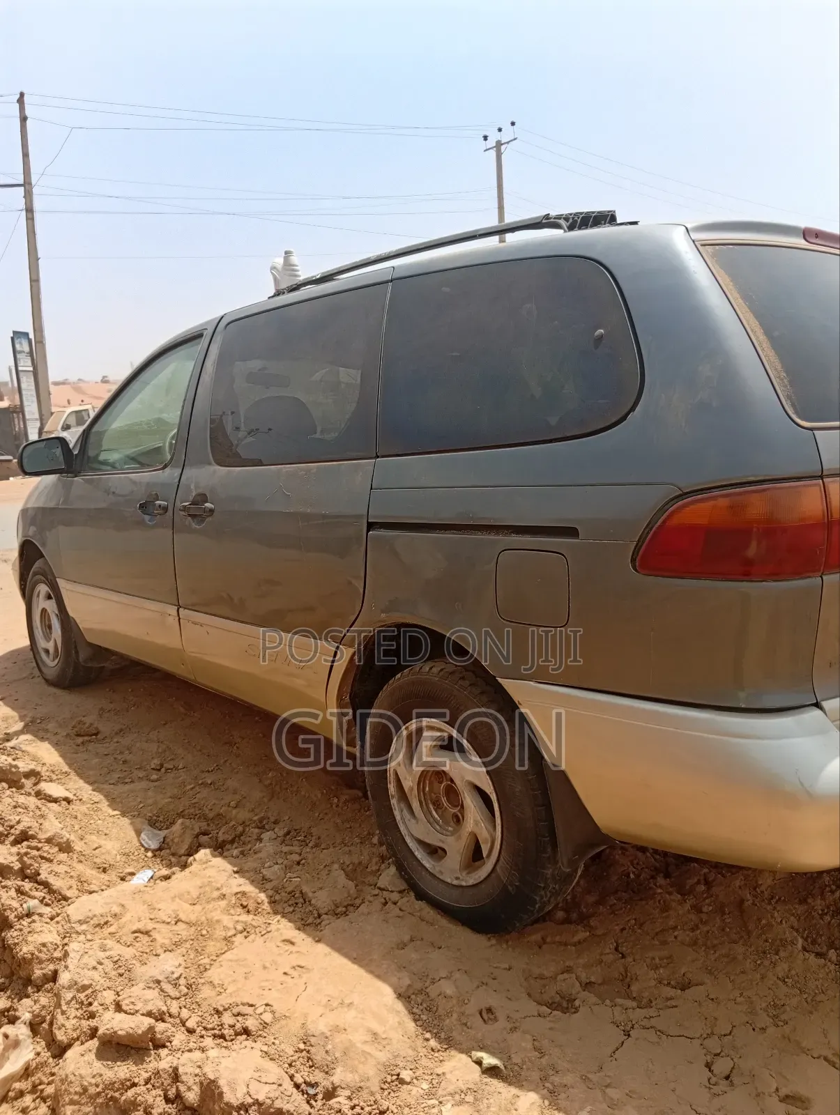 2009 Toyota Sienna - Image 1