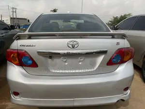 Toyota Corolla 2010 Silver