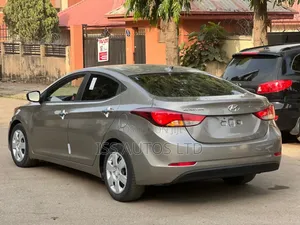 Hyundai Elantra SE 4dr Sedan (1.8L 4cyl 6M) 2014 Gray