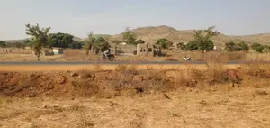 Land in Maikunkele, Minna