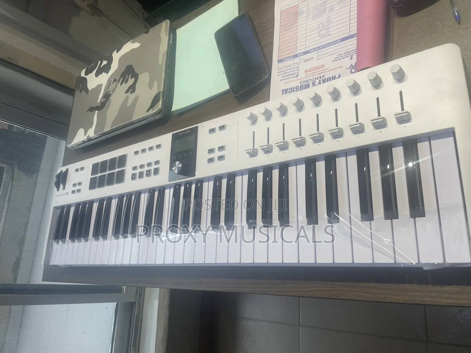 Arturia Keylab Essential 61 Mk3 Universal Midi Controller