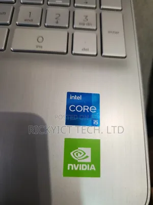 Laptop HP 15-dw0037wm 8GB Intel Core i5 HDD 1T