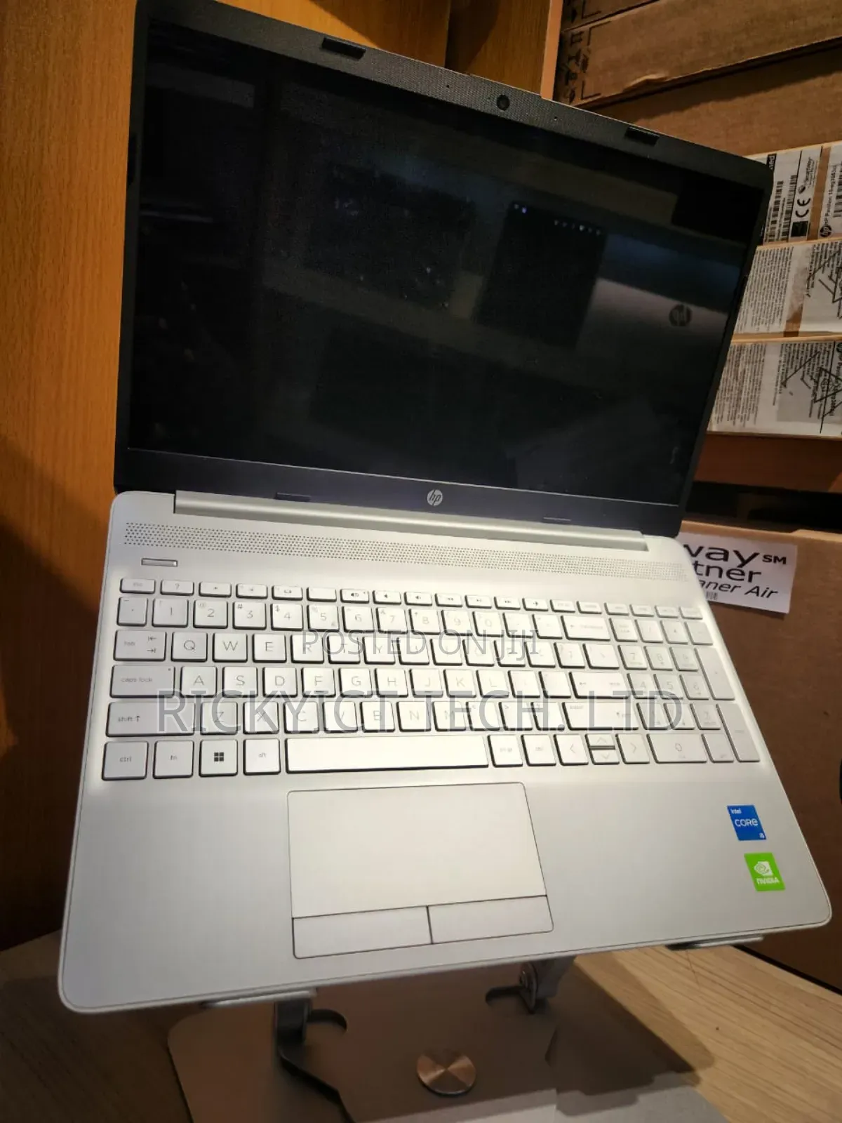 Laptop HP 15-dw0037wm 8GB Intel Core i5 HDD 1T