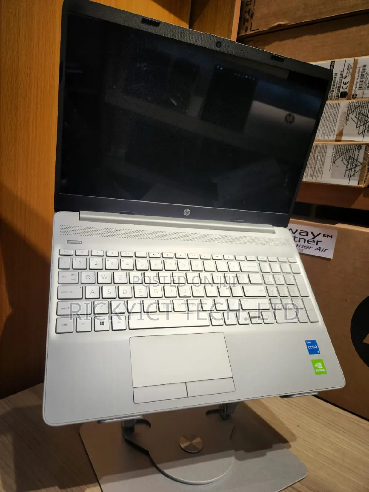 Laptop HP 15-dw0037wm 8GB Intel Core i5 HDD 1T