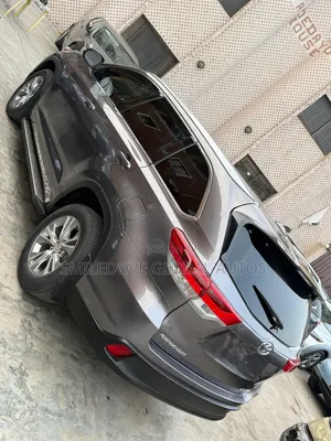 Toyota Highlander XLE 4dr SUV AWD (3.5L 6cyl 6A) 2015 Gray