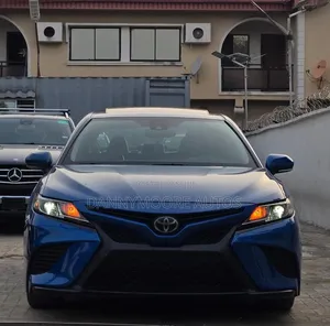 Toyota Camry 2020 Blue