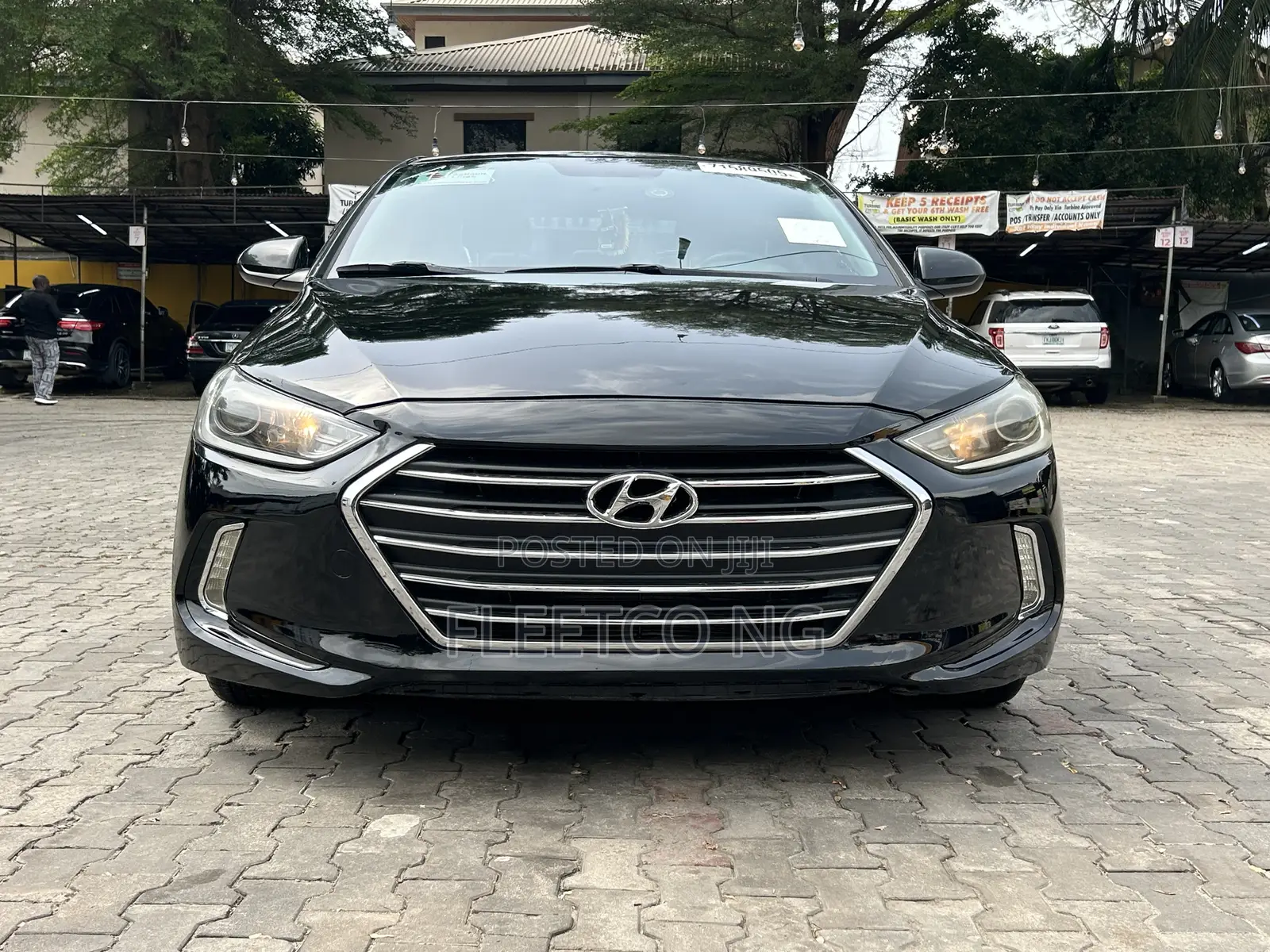 2017 Hyundai Elantra SE Sedan FWD (2.0L 4cyl 6M)