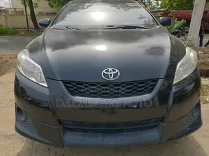 Toyota Matrix S Hatchback FWD (2.4L 4cyl 5A) 2011 Black