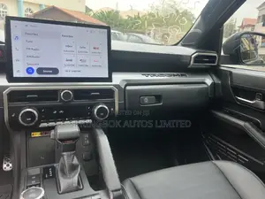 Toyota Tacoma SR5 Double Cab 6' Bed AT 2024 Gray