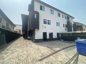 2bdrm Apartment in Lekki Phase 1 for rent