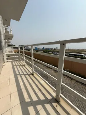 3bdrm Block of Flats in Ahmadu Bello Way for rent