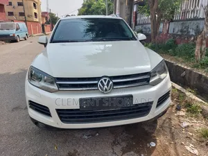 Volkswagen Touareg V6 Sport 4dr SUV AWD w/Navigation (3.6L 6cyl 8A)