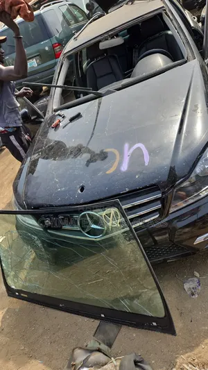 C300 2012 Windscreen Glass Available