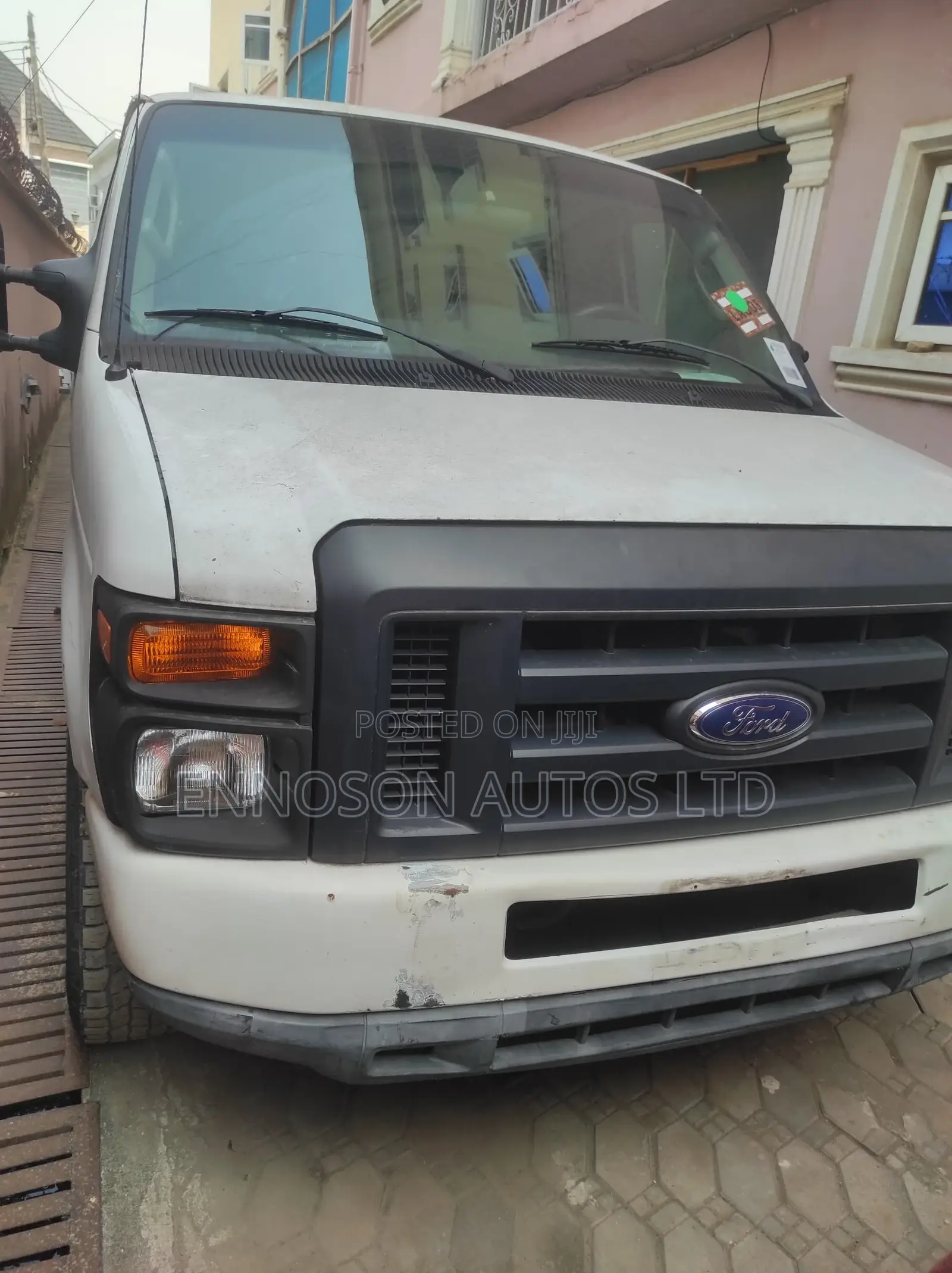 Ford E-150 2012 White