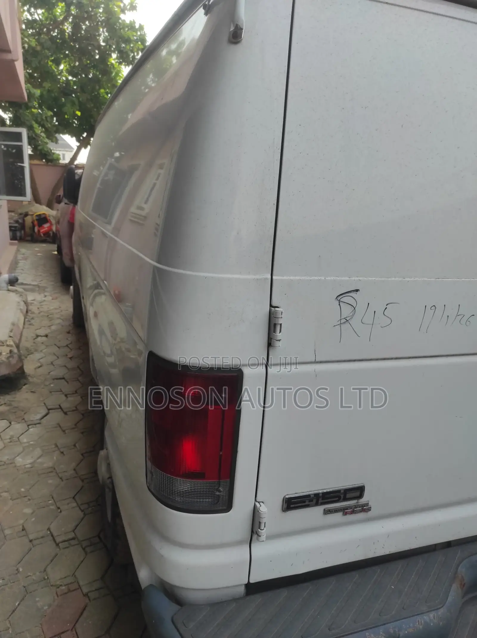 Ford E-150 2012 White