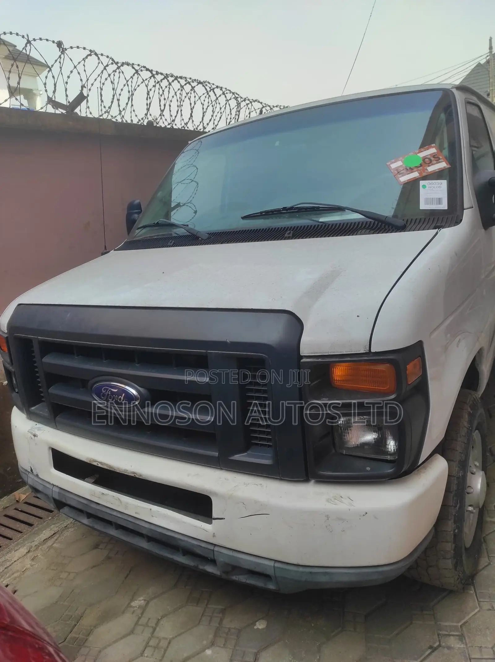 Ford E-150 2012 White