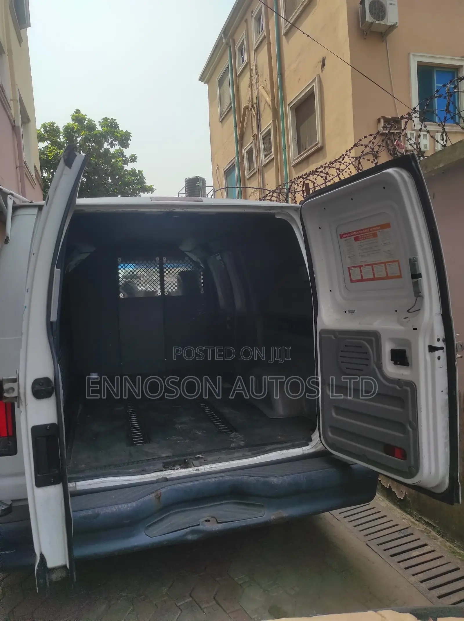 Ford E-150 2012 White