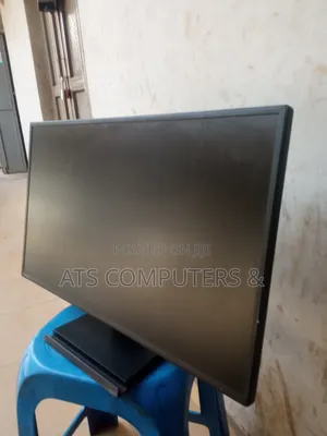 Clean 27 Inches Monitor
