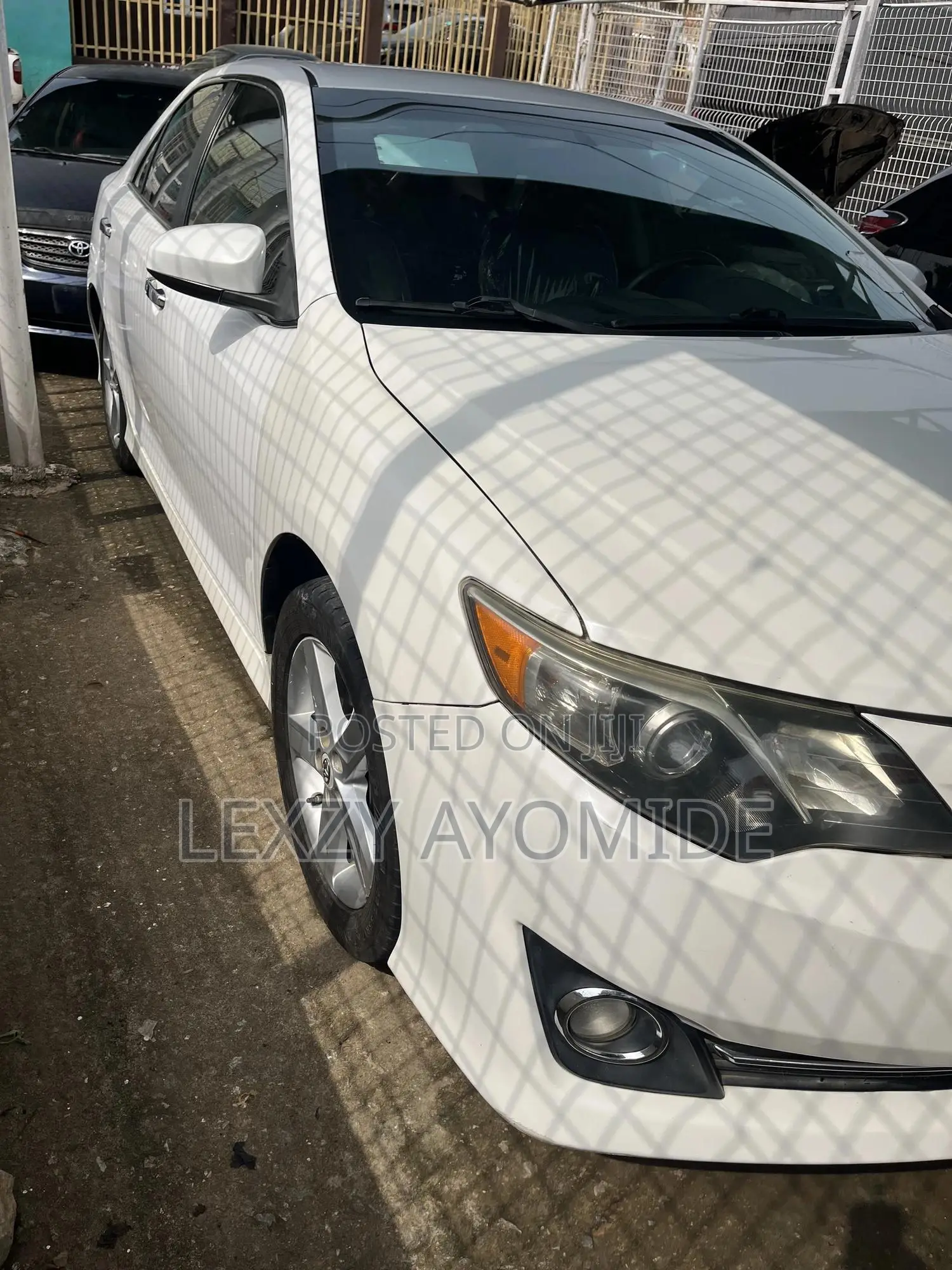 Toyota Camry SE 4dr Sedan (2.5L 4cyl 6A) 2013 White