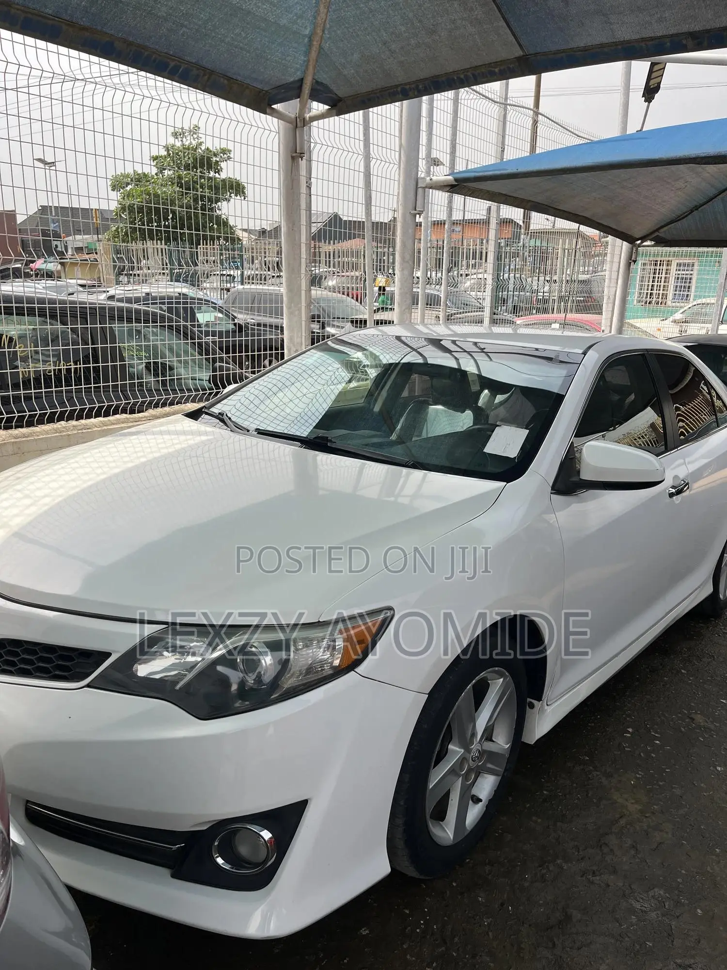 Toyota Camry SE 4dr Sedan (2.5L 4cyl 6A) 2013 White