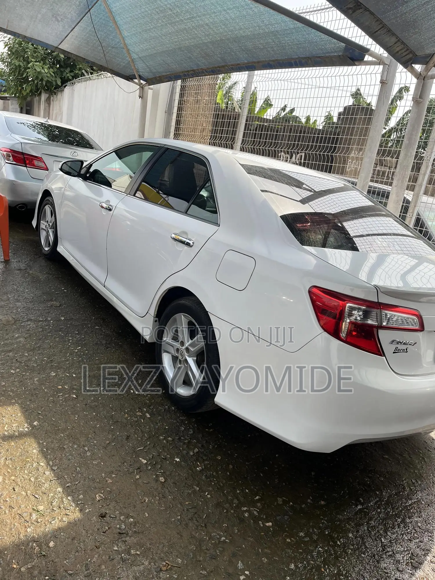 Toyota Camry SE 4dr Sedan (2.5L 4cyl 6A) 2013 White