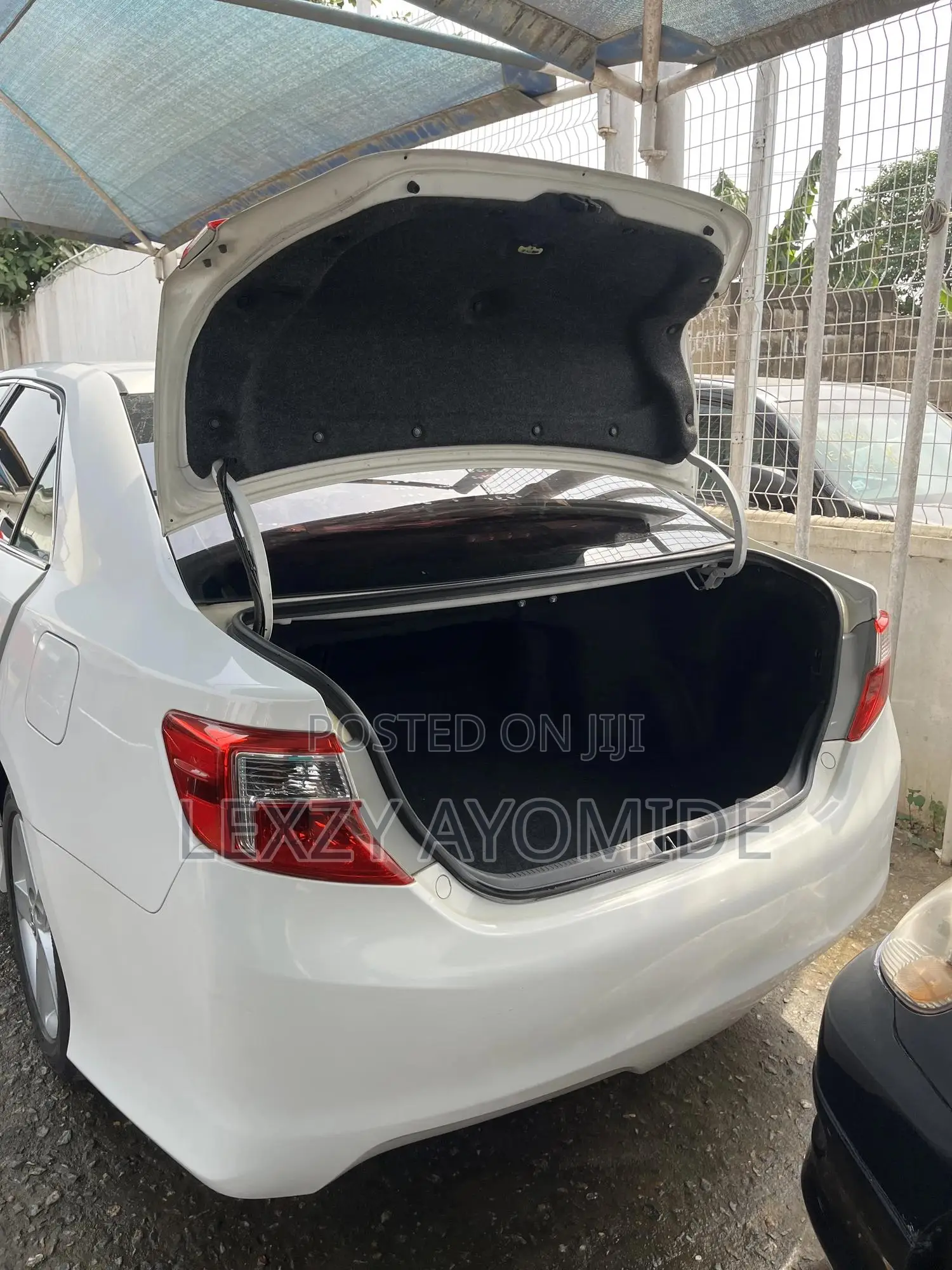 Toyota Camry SE 4dr Sedan (2.5L 4cyl 6A) 2013 White